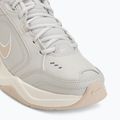 Pánske tréningové topánky Nike Air Monarch IV light bone/spruce aura/sanddrift 7