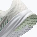 Dámske bežecké topánky Nike Run Defy summit white/white/metallic silver 4