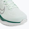 Dámske bežecké topánky Nike Quest 6 barely green/white/metallic silver 7