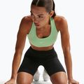 Fitness podprsenka Nike Swoosh cucumber calm/white 5