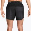 Pánske bežecké šortky Nike Stride black 2