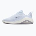 Dámske tréningové topánky Nike Bella 7 football grey/sail/metallic cool grey 2