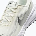 Dámske bežecké topánky Nike Revolution 8 sail/white/black/metallic silver 7