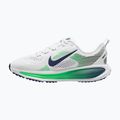 Detské bežecké topánky Nike Vomero 18 white/green spark/midnight navy 2
