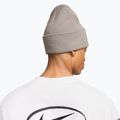 Zimná čiapka Nike Peak Futura Beanie moon particle/white 4