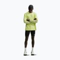 Pánske bežecké tričko longsleeve Nike Stride light lemon twist/grey fog 2
