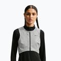 Dámska bežecká vesta Nike Swift Flash metallic cool grey/black 4