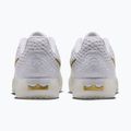 Pánske basketbalové topánky Nike LeBron Witness X white/white/photon dust/metallic gold 3