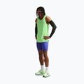 Pánske bežecké tričko Nike Stride volt/light silver 2