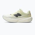Pánske bežecké topánky New Balance FuelCell Rebel V5 pistachio butter/digital mist 2