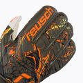 Reusch Attrakt Grip brankárske rukavice zelené 5370018-5556 3