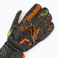 Reusch Attrakt Pevné zelené brankárske rukavice 53716-5556 3