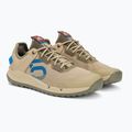 Pánska cyklistická obuv adidas FIVE TEN Trailcross LT beige tone/blue rush/orbit green platform 4