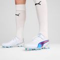 Futbalová obuv/ kopačky PUMA King Ultimate FG/AG puma white/bluemazing/flat light grey/sunset glow 4