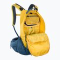 Cyklistický batoh EVOC Trail Pro 16 l curry/denim 6