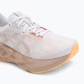 Dámske bežecké topánky ASICS Novablast 5 white/fawn 7