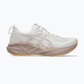 Dámske bežecké topánky ASICS Novablast 5 white/fawn