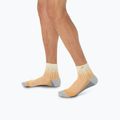 Ponožky ASICS Performance Run Quarter oatmeal/feather grey/pepper 5