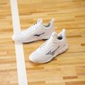 Volejbalové topánky Mizuno Wave Luminous 3 biele/bellwether modré/belairblu 13