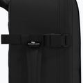 CabinZero Military 36 l turistický batoh absolute black 9