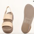 Dámske sandále Crocs Brooklyn Met Low Wedge metal champagne 11