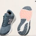 Dámska bežecká obuv New Balance W520LP7 sivá 17