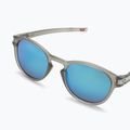 Slnečné okuliare Oakley Latch matte grey ink/prizm sapphire polarized 5