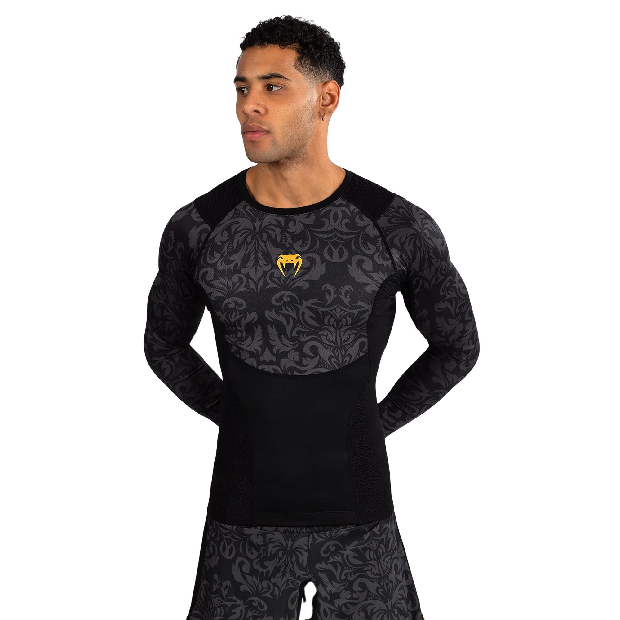 Pánsky rashguard longsleeve Venum x Ilia Topuria Unmatched Rashguard black/gold (x Ilia Topuria Unmatched Rashguard VENUM-05573-126)