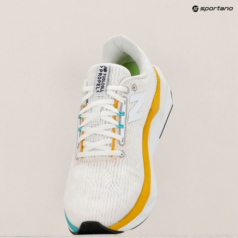 Dámska bežecká obuv New Balance FuelCell Propel v5 white 16