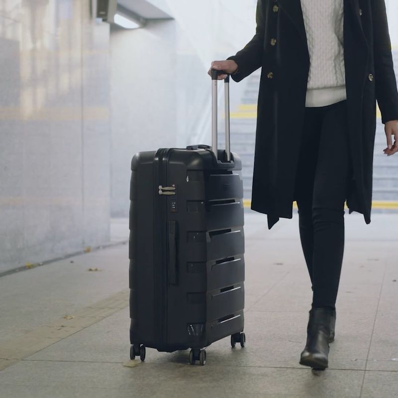 Stredná cestovná taška KADVA Cayes 75 l čierna 23