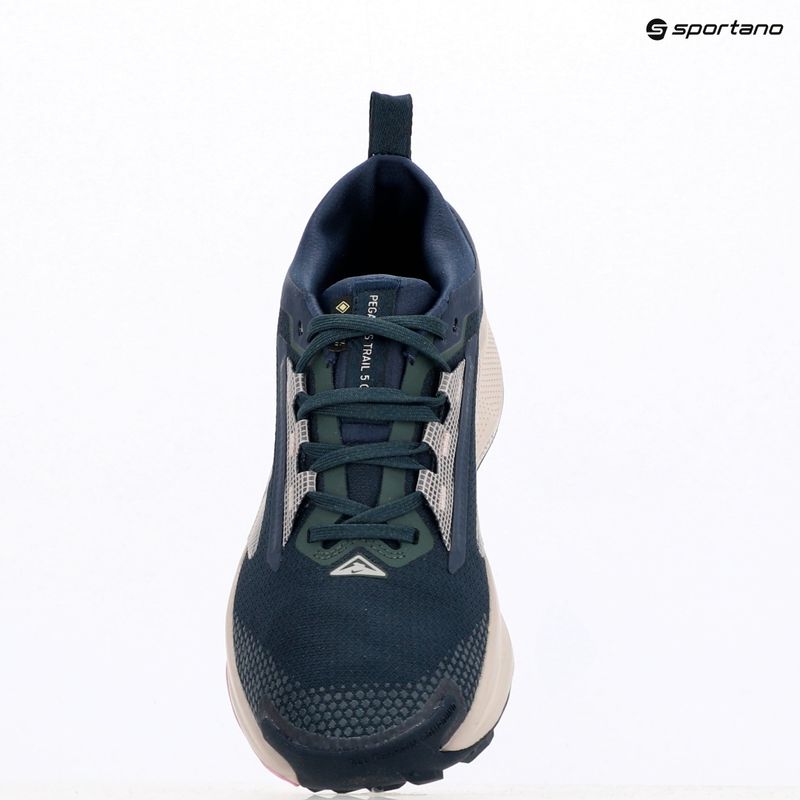 Dámska bežecká obuv Nike Pegasus Trail 5 GTX armory navy/ metallic silver 9