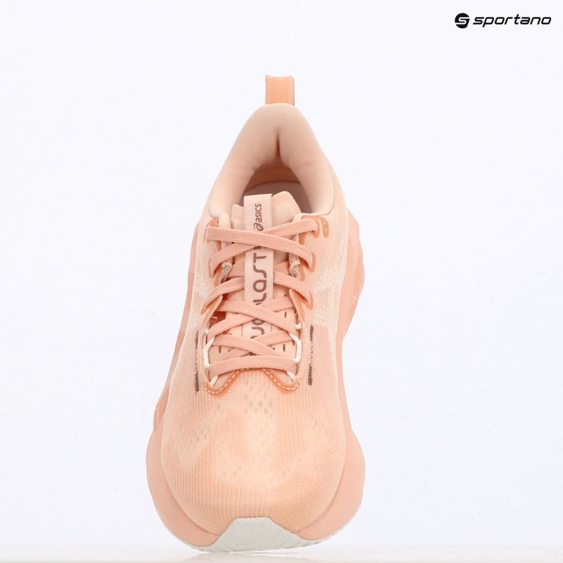Dámska bežecká obuv ASICS Novablast 5 breeze/white 16