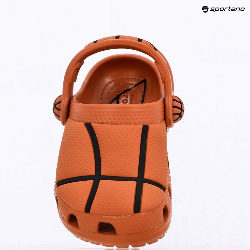Detské nazúvaky Crocs Classic Basketball Clog Toddler sienna 11