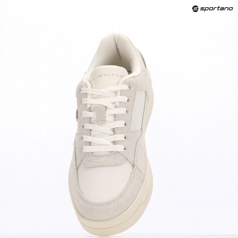 Dámske topánky Tommy Hilfiger Essential Basket ecru 9