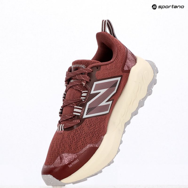 Dámske bežecké topánky New Balance Fresh Foam Garoe V2 washed burgundy 9