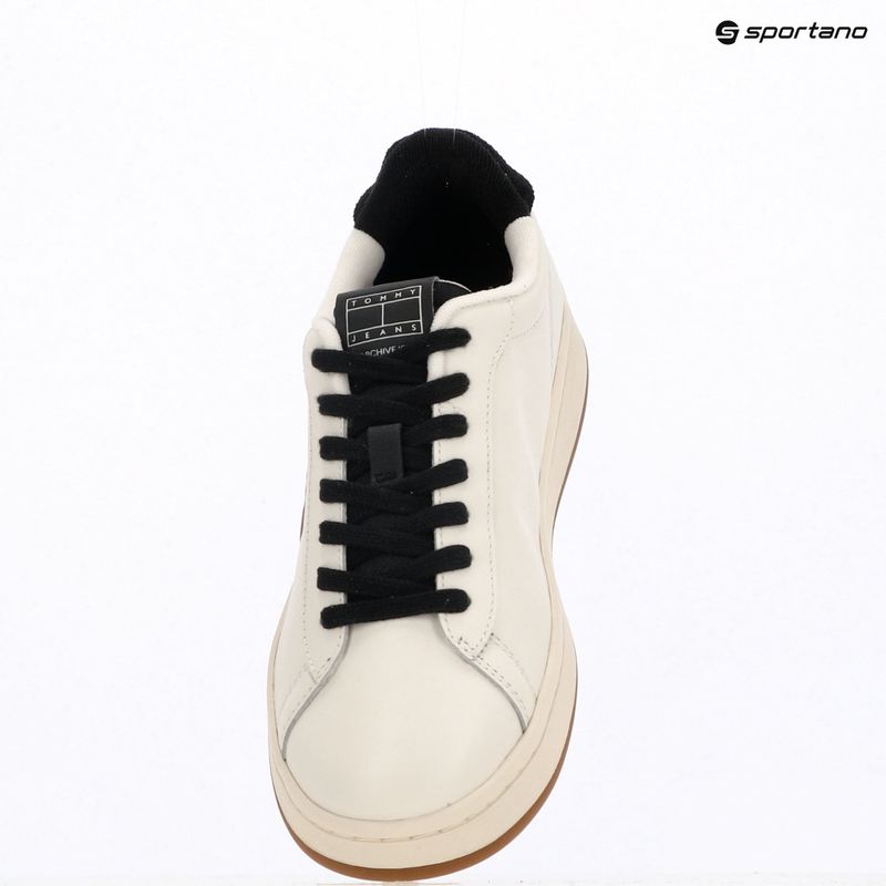 Dámske topánky Tommy Jeans Archive Court ivory/black 9