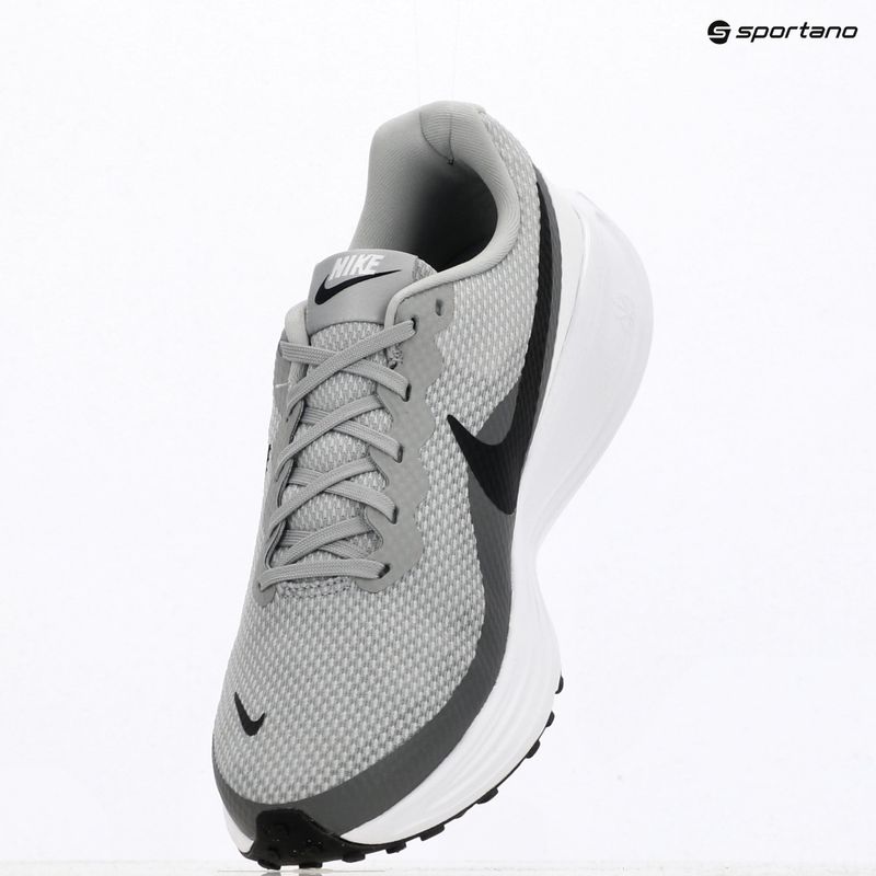 Pánske bežecké topánky Nike Revolution 8 light smoke grey/smoke grey/white/black 11