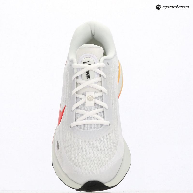 Pánske bežecké topánky NikeJourney Run white/spruce aura/bright crimson 9