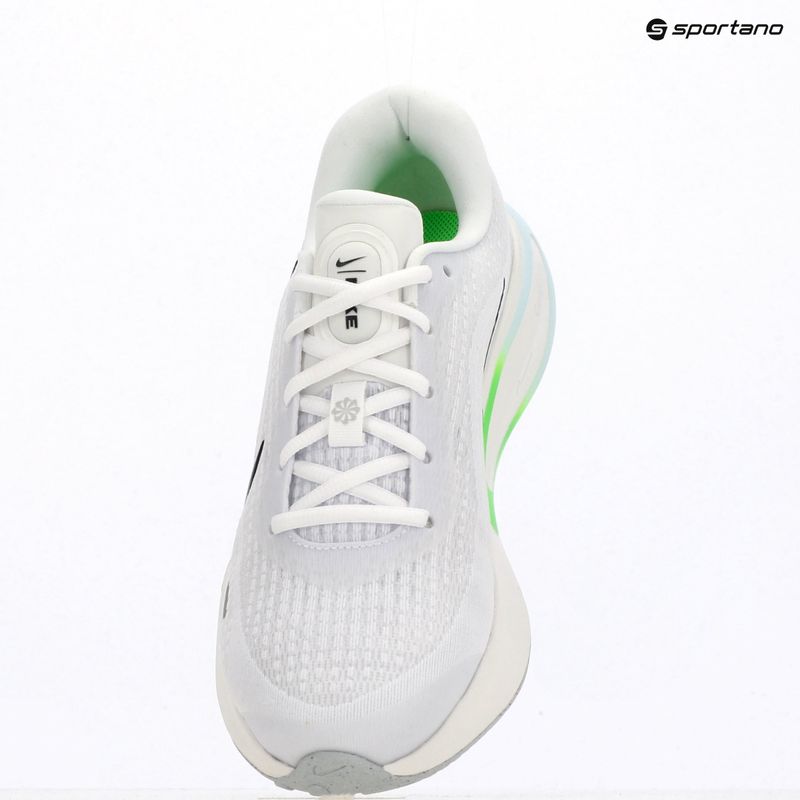 Pánske bežecké topánky NikeJourney Run white/green strike/glacier blue/black 9
