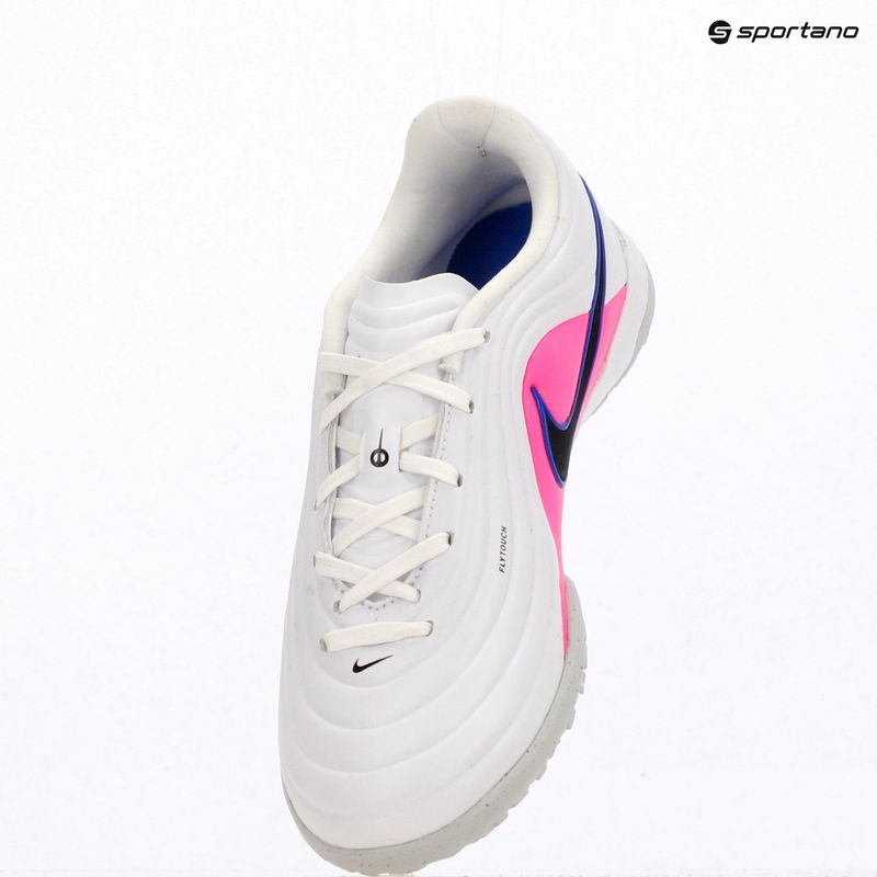 Detské futbalové kopačky Nike Tiempo Maestro Academy Jr TF white/racer blue/pink blast/black 11