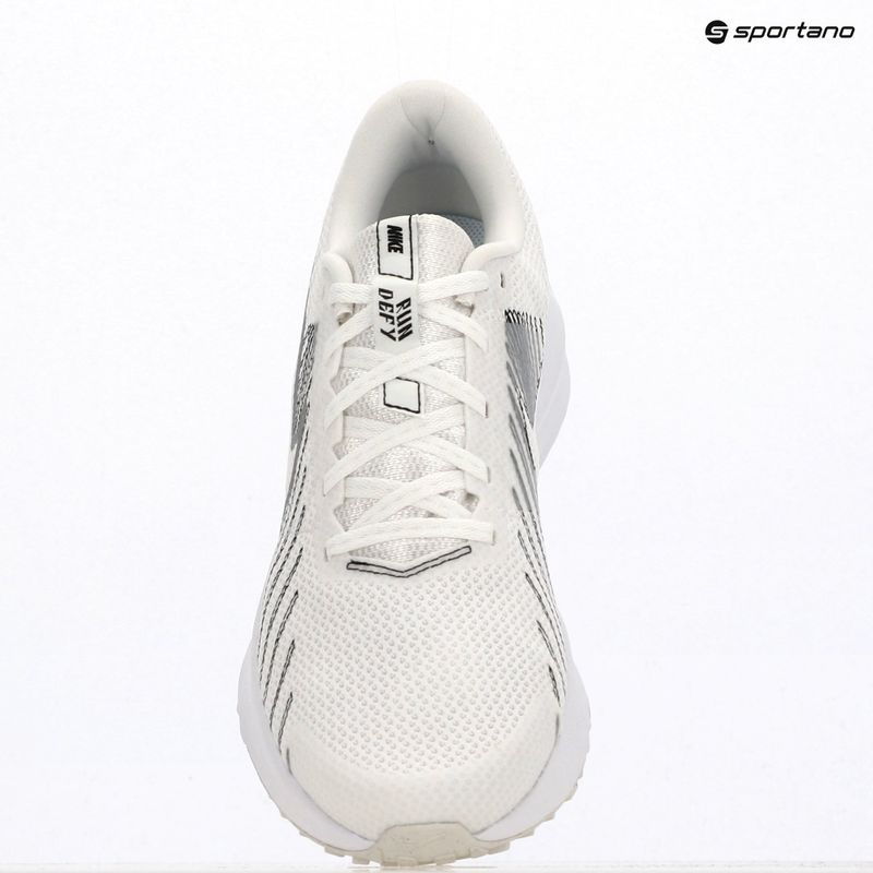 Pánske bežecké topánky Nike Run Defy summit white/white/black/metallic silver 7