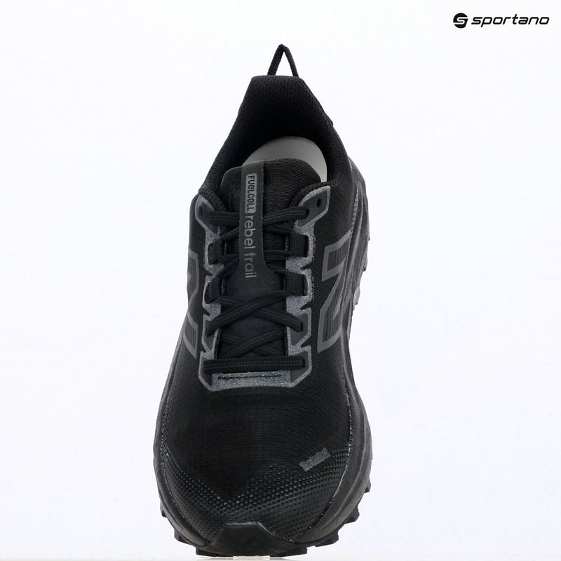 Dámske bežecké topánky New Balance Rebel V1 black/black metallic 16