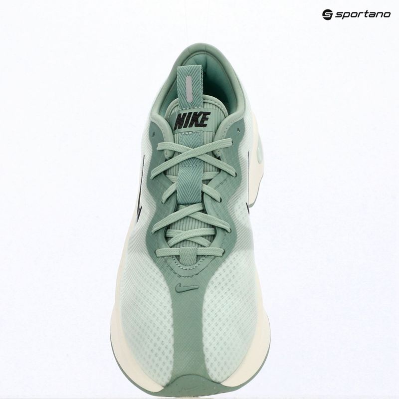 Dámske topánky Nike Motiva 2 barely green/steam/sail/black 18