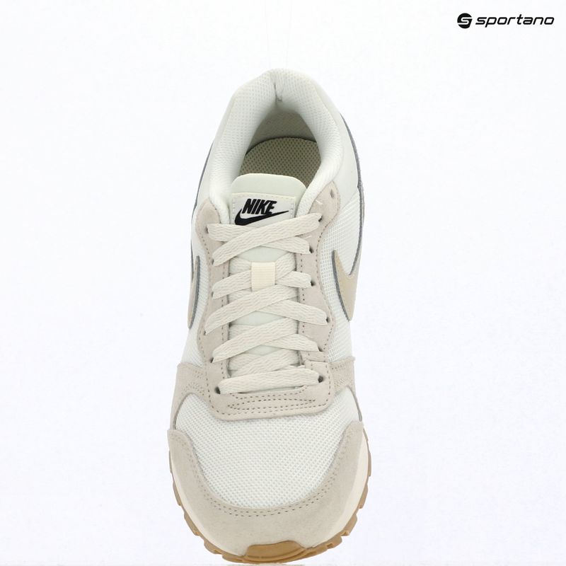 Dámske topánky Nike MD Runner 2 SE coconut milk/black/linen/sail 14
