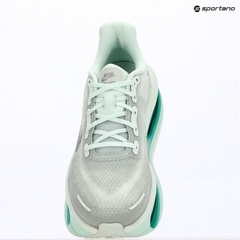 Dámske bežecké topánky Nike Vomero Premium barely green/metallic silver 14