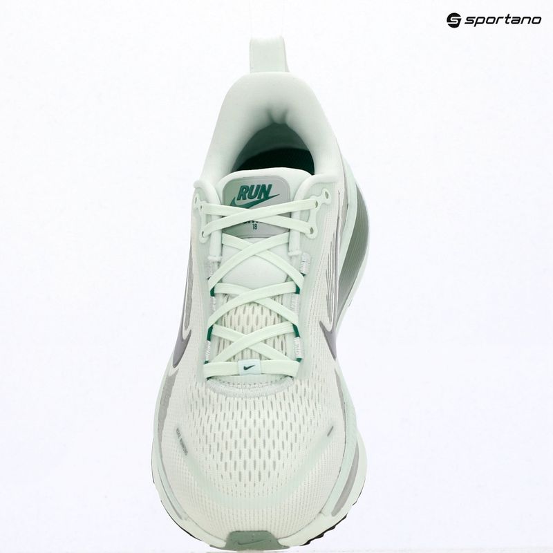 Dámske bežecké topánky Nike Vomero 18 barely green/steam/metallic silver 14
