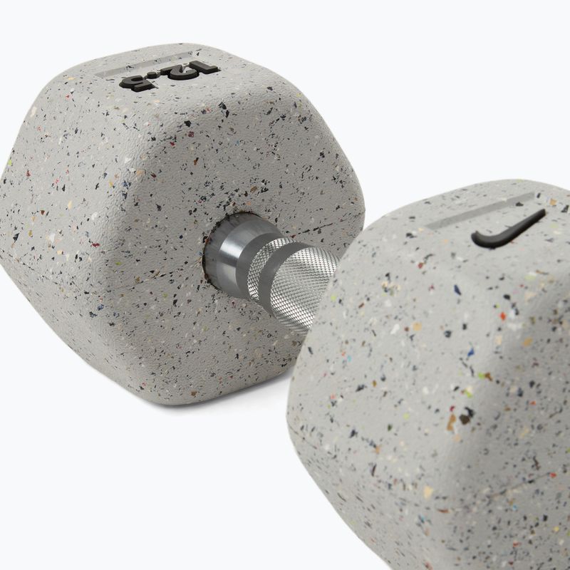 Pogumovaná činka Nike Strength Grind Hex Dumbbell 12,5 kg wolf grey 4