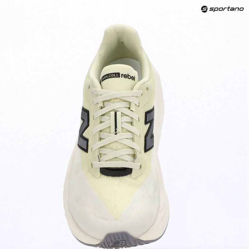 Dámske bežecké topánky New Balance FuelCell Rebel V5 pistachio butter/sea salt 9