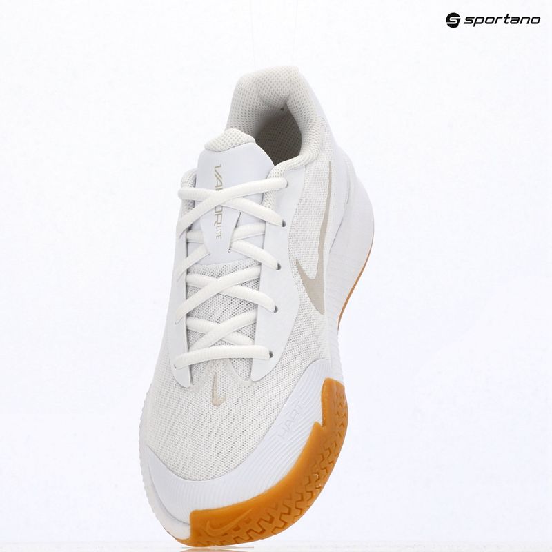 Dámske tenisové topánky Nike Vapor Lite 3 White/Summit White/Light Orewood Brown 10