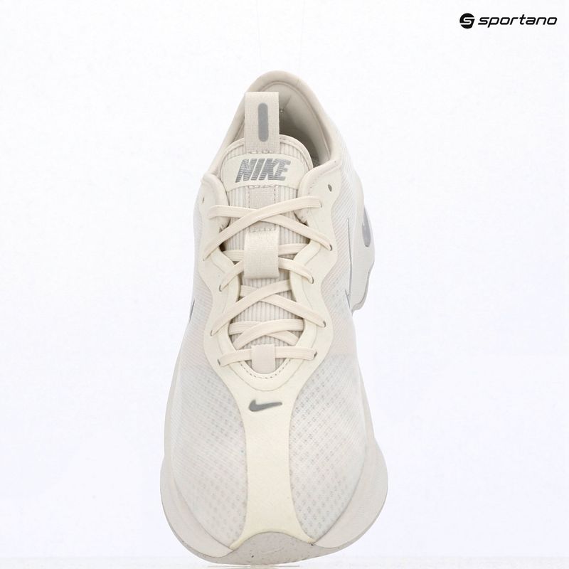 Dámske topánky Nike Motiva 2 summit white/phantom/metallic silver 11